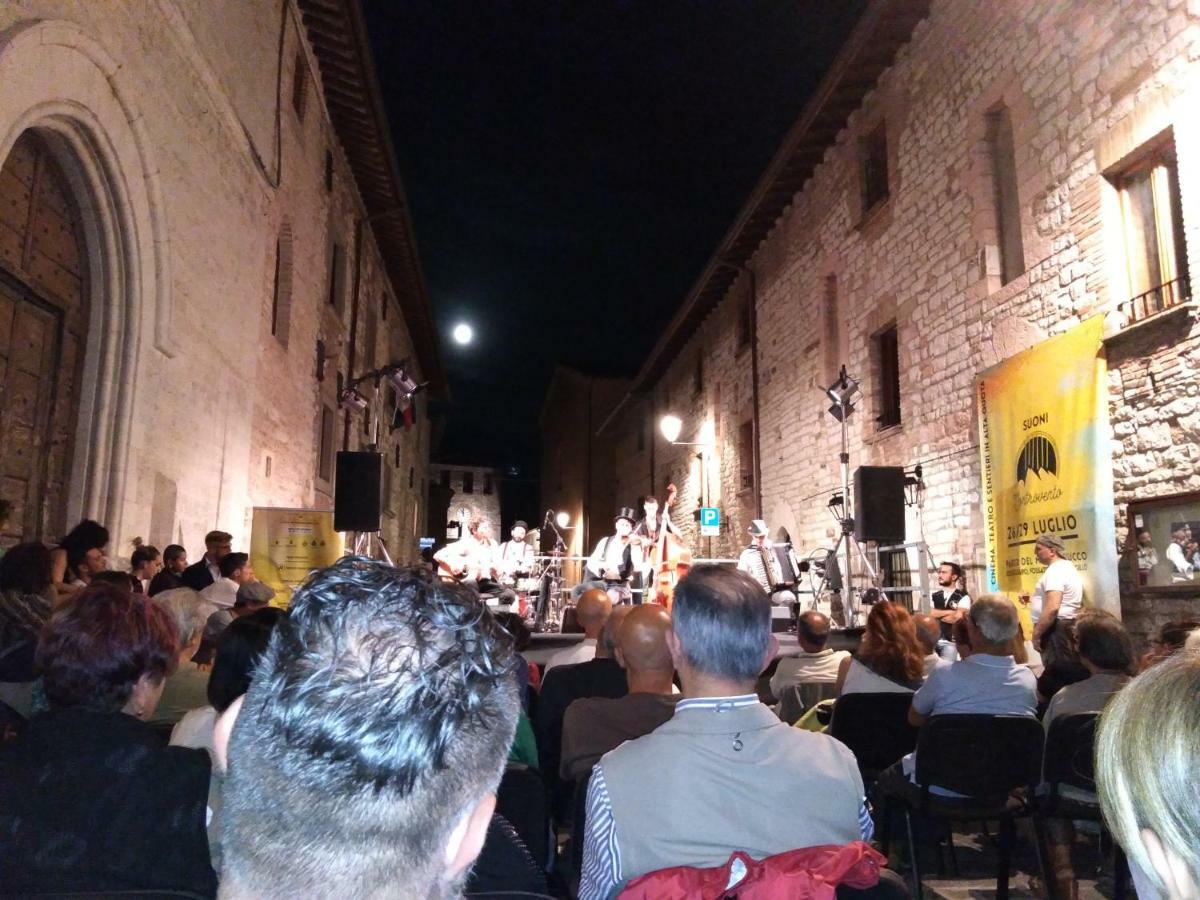 فيلا Il Risveglio Dei Sensi Fossato di Vico المظهر الخارجي الصورة